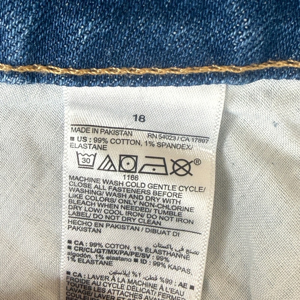 Old Navy OG Loose Denim Shorts Womens 18 Blue Mid Rise Distressed Raw Hem NEW - Picture 4 of 10